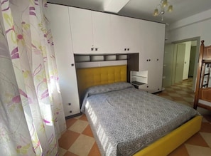 1 soverom, strykejern/-brett, wi-fi og sengetøy