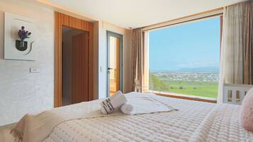 3 bedrooms, in-room safe, desk, iron/ironing board