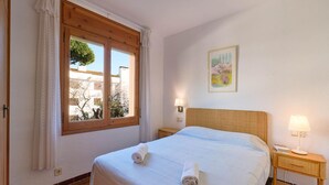 Apartment | 2 bedrooms, iron/ironing board - Apartment in Spain Near Sandy Beach (Palafrugell)