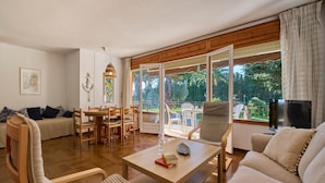 Apartment | Living room - Apartment in Spain Near Sandy Beach (Palafrugell)