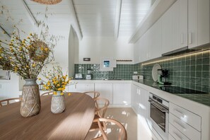 Oven, stovetop, dishwasher, coffee/tea maker