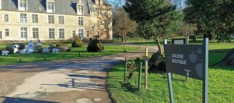 Castles, pottery, wine and hiking