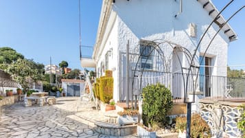 Villa | Exterior