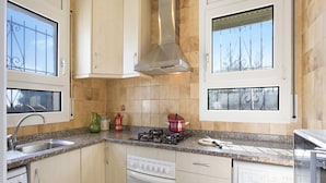 Villa | Private kitchen - Villa in Lloret de Mar With Pool & Sea Views (Lloret de Mar)