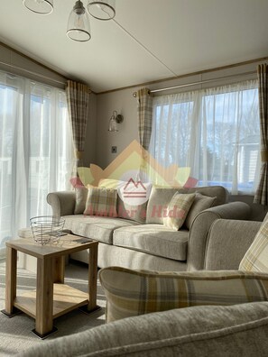 Smart TV, fireplace, DVD player, books