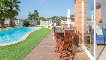 Villa | Balcony