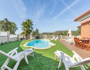 Spa treatment - Serene Villa With Pool and Outdoor Dining (Lloret de Mar)