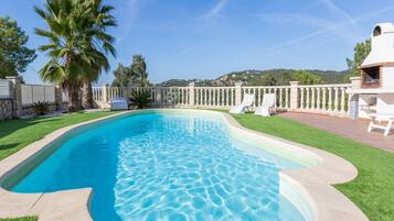 Villa | Pool | Indoor pool, outdoor pool