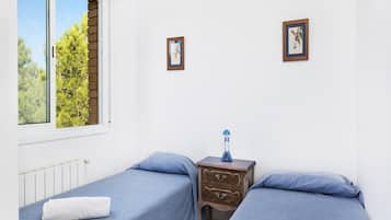 Villa | 3 bedrooms, iron/ironing board