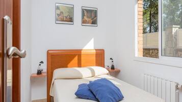 Villa | 3 bedrooms, iron/ironing board