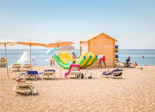 Serene Villa With Pool and Outdoor Dining