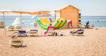 Serene Villa With Pool and Outdoor Dining