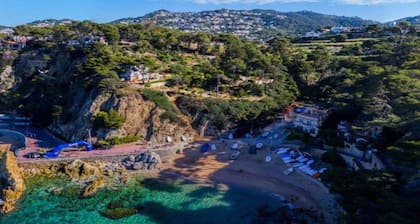 Villa in Lloret de Mar With Private Pool
