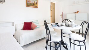 Apartment | Living room - Apartment in Llafranc Near Sandy Beach (Palafrugell)