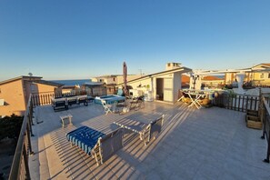 Outdoor dining - M426 - Marcelli, new four-room apartment with sea view terrace (Marcelli)