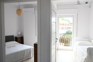 3 bedrooms, WiFi, bed sheets - M426 - Marcelli, new four-room apartment with sea view terrace (Marcelli)