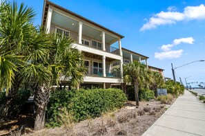 Exterior - 4 Bedroom Cottage Steps from Beach with Pool (Gulf Shores)