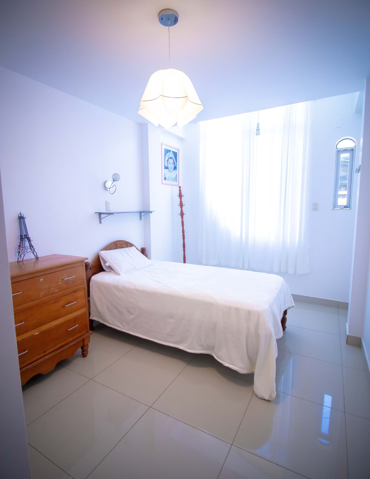 3 Schlafzimmer, Schreibtisch, Bügeleisen/Bügelbrett, Reisekinderbett
