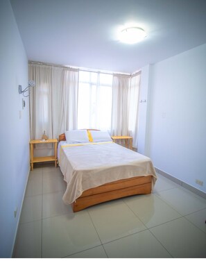 3 bedrooms, desk, iron/ironing board, travel crib