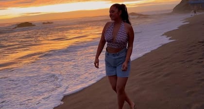 MODERN HOUSE WITH TERRACE NEAR THE BEACHES