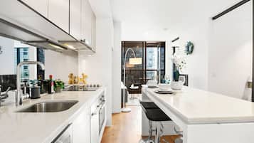 Fridge, microwave, oven, dishwasher