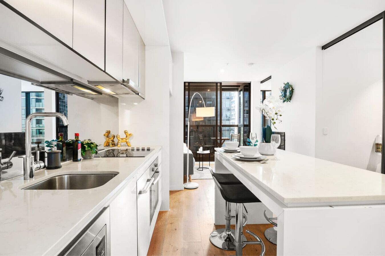 Réfrigérateur, micro-ondes, four, lave-vaisselle