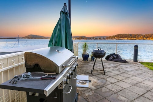 5BDRM Panoramic Waterfront I Jetty & Pool