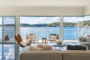 Interior - 5BDRM Panoramic Waterfront I Jetty & Pool (Blackwall)