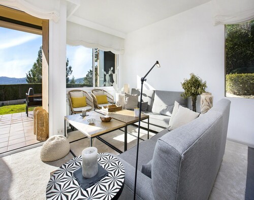 Spectacular Villa With Swimming Pool