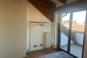 1 bedroom, in-room safe, iron/ironing board, free WiFi