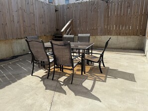 Outdoor dining - Modern 3 BR 2 BA with Outdoor Patio (Philadelphia)