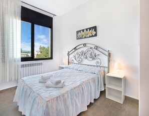 4 bedrooms, iron/ironing board - Villa in Lloret de Mar With Private Pool (Vidreres)