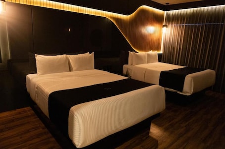 Twin Room | In-room safe, desk, blackout drapes, iron/ironing board