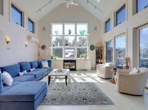 Smart TV, books, stereo, printers