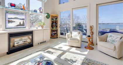 Gorgeous 4BR/3BA Wellfleet Cove-view home with Amazing Sunsets and Bay Views