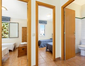 3 bedrooms, iron/ironing board