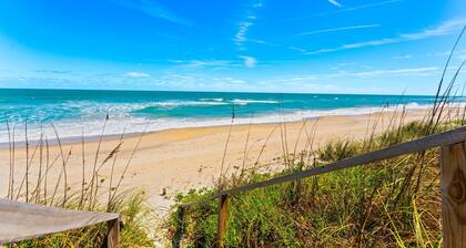 🌊 Luxury Coastal House ON THE BEACH w/Oceanfront Pool & VIEWS!