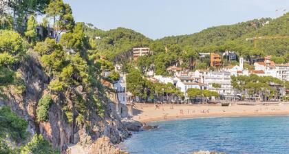 Apartment in Llafranc by the Beach