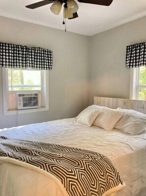 2 bedrooms, WiFi, bed sheets