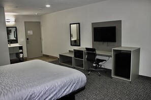 Single Room, 1 King Bed | Free WiFi