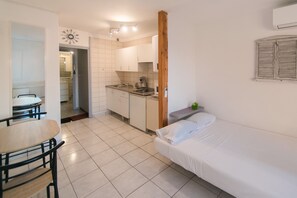 Silitysrauta/-lauta, ilmainen Wi-Fi, vuodevaatteet