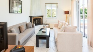 Living room - Villa in Prines With Private Pool (Rethymno)