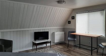 Cozy 1-bedroom apartment in charming Damariscotta with AC, WiFi