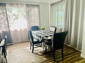 Full-size fridge, microwave, stovetop, cookware/dishes/utensils - Rustic Hideaway Stargazing & Serenity  (Bodfish)