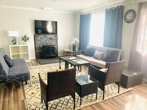 Living area - Rustic Hideaway Stargazing & Serenity  (Bodfish)