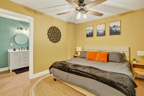 4 bedrooms, iron/ironing board, WiFi, bed sheets