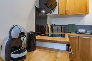 Fridge, microwave, coffee/tea maker, highchair - Cottage 'L'Arche Aux Peyruches' with Shared Terrace and Private Garden (Assieu)