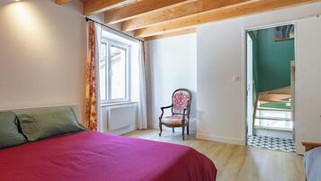 2 bedrooms, bed sheets