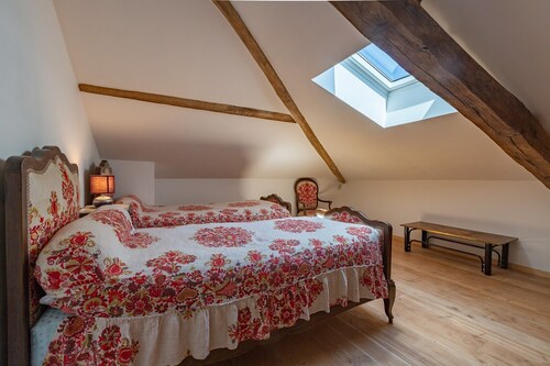 Cottage 'L'Arche Aux Peyruches' with Shared Terrace and Private Garden