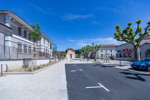 Landhaus 'L'Arche Aux Peyruches' mit gemeinsamer Terrasse und privatem Garten